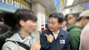‘지옥철’ 김포골드라인 탄 원희룡 “퇴근길도 고통길…사고 예방에 만전”