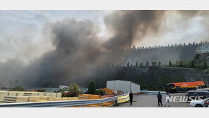 밀양 한국카본 화재 ‘대응1단계’로 하향…공장 1동 전소