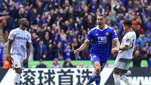 ‘황희찬 교체출전’ 울버햄튼, 레스터에 역전패