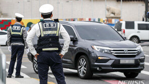 ‘우회전 車 일시정지’ 하는데, 뒤에서 ‘빵빵’…10대 중 9대 안지켜