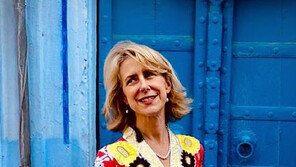 “내가 읽은 소설중 최고” 한마디에… ‘고래’ 세계로 날았다