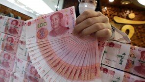 작년 中 무역거래 위안화 사용 37% 증가…달러 패권 도전 가속화
