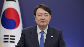 尹 ‘일본 무릎’ 발언에 주어 논쟁…WP 기자 인터뷰 원문 공개