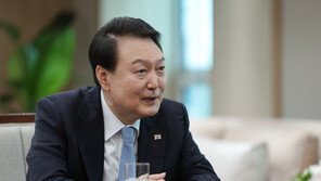 “피해자 두 눈 부릅뜨고 있는데”…시민모임, 尹 ‘100년 전 발언’ 비판