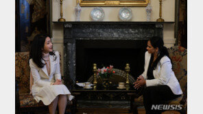 김건희 여사, 넷플릭스 CCO 접견 “문화 강국 한국 역동성 잘 담아달라”