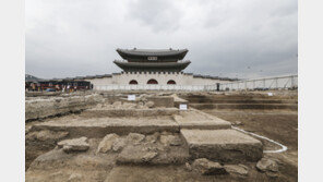 광화문 월대, 오는 10월까지 복원 예정