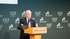 ‘강경 매파’ 존 볼턴 “미국, 단기적으로 한반도에 전술핵무기 재배치해야”