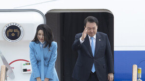 김건희 여사 방미길에 든 가방은?…38만원짜리 국산 비건 브랜드