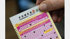 같은 번호로 3차례 복권 당첨 美 남성…“포기 말라”