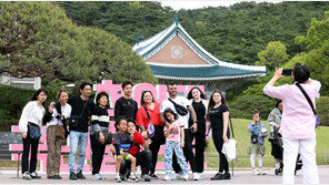 청와대, 외국인 관람객 증가세…현장 발권 2000명으로 확대