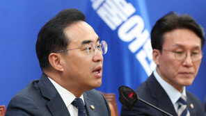 민주, 민형배 복당 결정…박홍근 “대의적 결단으로 탈당한 것”