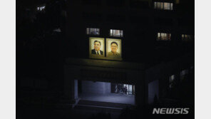 NK 뉴스 “북한에선 김씨 일가 초상화가 목숨보다 중요”