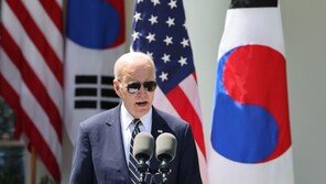 ‘재선 도전’ 바이든, 고령 우려 질문에 “내가 몇 살인지 몰라” 농담