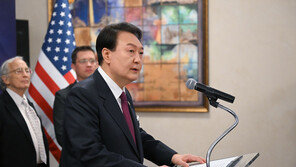 일론 머스크 만난 尹 “테슬라에 입지·세제 적극 지원” 韓 투자 요청