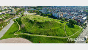 1700년 전 유럽 유리구슬 나왔다…김해 대성동 고분군