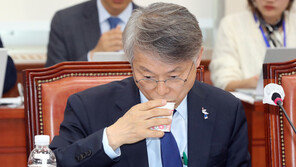 與, ‘복당’ 민형배에 “가짜 무소속 민 의원…교육위서 제척해야”