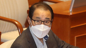 이성만, ‘宋 탈당 후 추가조치’ 질문에 “당과 협의해야”