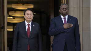 尹, 韓대통령 최초로 ‘펜타곤’ 방문…미군 수뇌부가 직접 브리핑