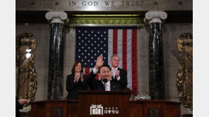 기립 박수 받은 尹의 영어 비결은…최대한 쉽게 쓰고, 또박또박 발음