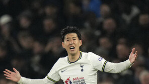 맨유전 동점골 손흥민 “전반 0-2 뒤져 매우 화났다”