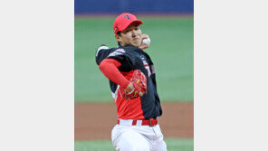 데뷔 첫 ‘5이닝 소화’한 KIA 윤영철, 김종국 감독도 흡족