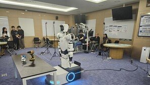 “드릴로 볼트도 푼다”… 사람과 똑같이 움직이는 ‘아바타 로봇’