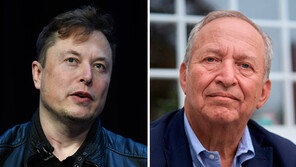 머스크 “은행묘지 쌓여, 금리인상 멈춰야” VS 서머스 “연준 할일 해야”