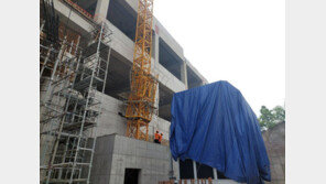 근로자의 날 앞두고, 공사장서 2명 추락 사망