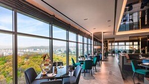 더블트리 바이 힐튼 서울 판교, 테라스 바·레스토랑 ‘닉스’ 개점