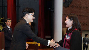 신임 검사 향해 한동훈 “상식 맞는 결정하는 게 검사 임무”