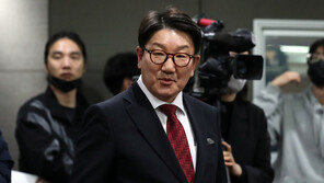 권성동, 檢출석 송영길에 “나 한명으로 ‘퉁치자’ 사법거래 시도”