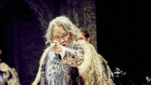88세 이순재의 마지막 리어왕 “연극엔 사회를 바꿀 힘이 있어”