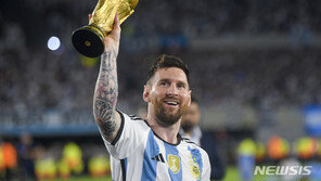 호날두 이어 메시도 사우디행?…메시, 프랑스 떠날 듯