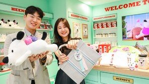 [포토]현대백화점 마스코트 ‘흰디’ 팝업스토어 개점… “더현대 서울서 만나요”