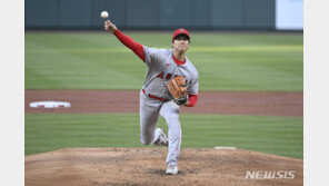 오타니, STL전 5이닝 13K 4실점…100홈런-500K