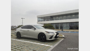 [신차 시승기]‘불변의 법칙’ 렉서스 ES300h