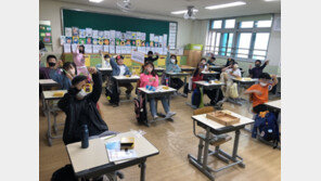 KB손해보험, 어린이날 맞아 어린이 안전귀가용 교통안전키링 전달