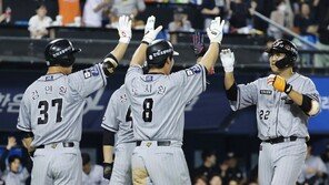 최하위 한화, 홈런 4방으로 두산 꺾고 2연승…9위 KT와 1경기 차