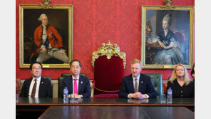 한 총리 만난 英부총리 “딸이 블랙핑크 팬…한류 영향력 느껴”