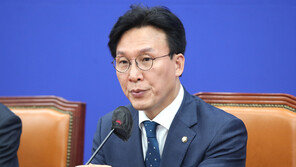 김민석 “‘김남국 빈털터리 아니네’라는 국민정서와 위법성은 별개…곧 정리”