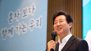 출근길 ‘지옥철’ 탄 오세훈, 9호선 신규열차 조기투입