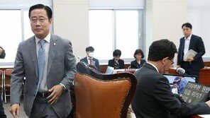 교육위, ‘학자금 무이자 대출법’의결…野 단독 처리