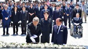 광주 찾은 文 “대한민국 민주주의 5·18에 크게 빚졌다”