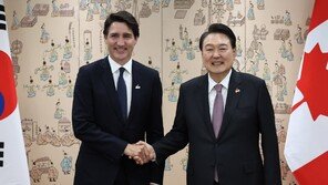 尹-트뤼도 “‘워킹홀리데이’ 3배로 확대… 핵심광물 공급망 협력”