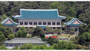 [단독]청와대 개방, 관저만 지연된 이유는…대통령기록물과 대통령의 물건들