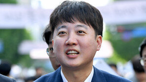 이준석 “‘尹정부 1년’ 정치민주화  부분 아쉬운 열화”