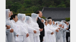 尹 “5월 정신 계승한다면 자유민주 위협 세력과 맞서 싸워야” 