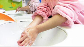 영유아 수족구병, 한 달 새 3배 증가…“증상 보이면 진료 받아야”