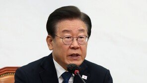 이재명, 盧 14주기 맞아 “당신 따라 여기까지 왔다…멈추지 않겠다”