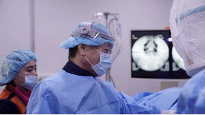 수동 물 펌프와 닮은 척추… 추간공확장술로 막힌 곳 뚫어 치료 